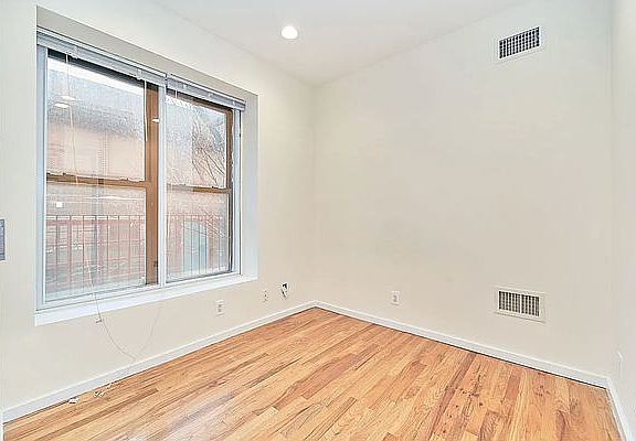 5th image of 1627 Park Ave #3H
