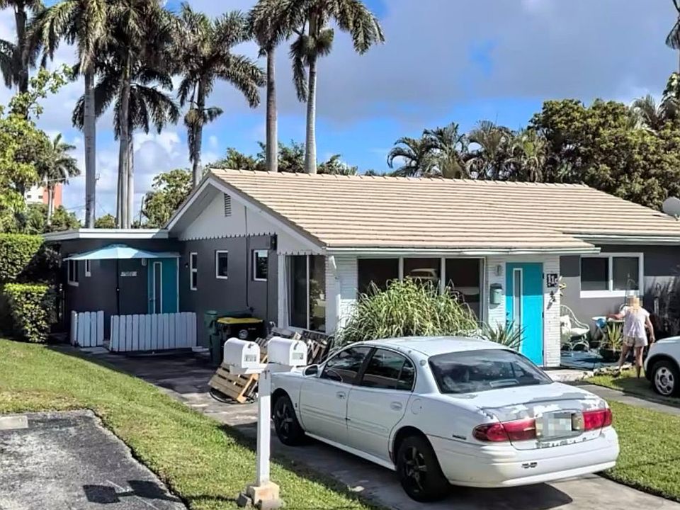 1st image of 115 SE 2nd St