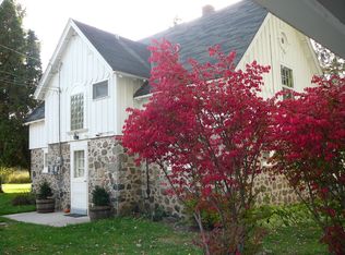 8914 W Bonniwell Rd, Mequon, WI 53097