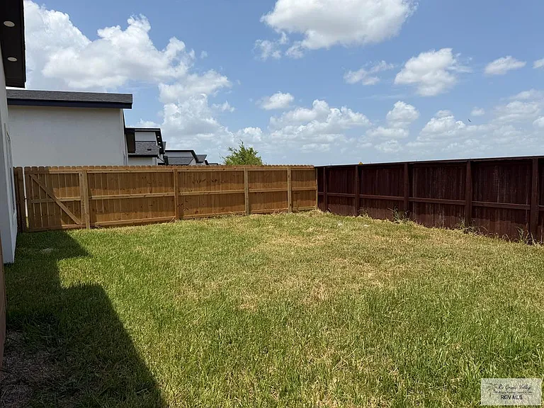 3516 Hidalgo St #B-2 — Photo 13