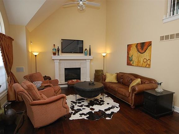 4th image of 21729 W 50th St