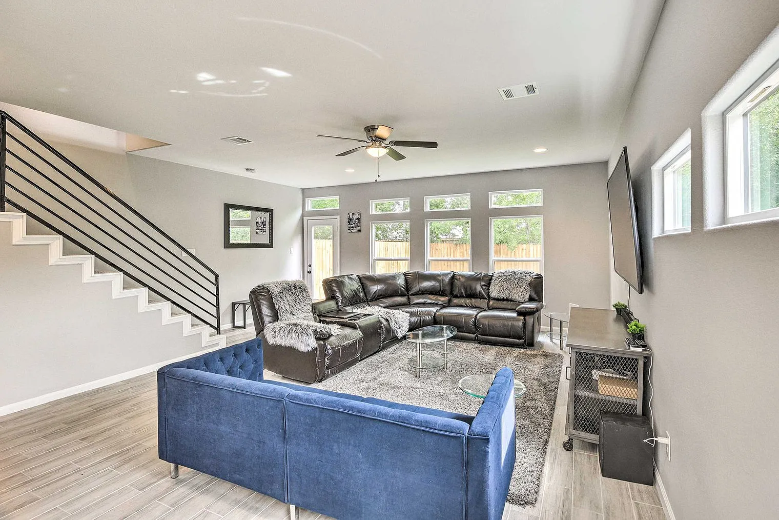 3 bed, 2.0 bath, 1883 sqft, $4,902 — Photo 1