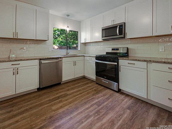 2nd image of 2910 KESLAKE ST