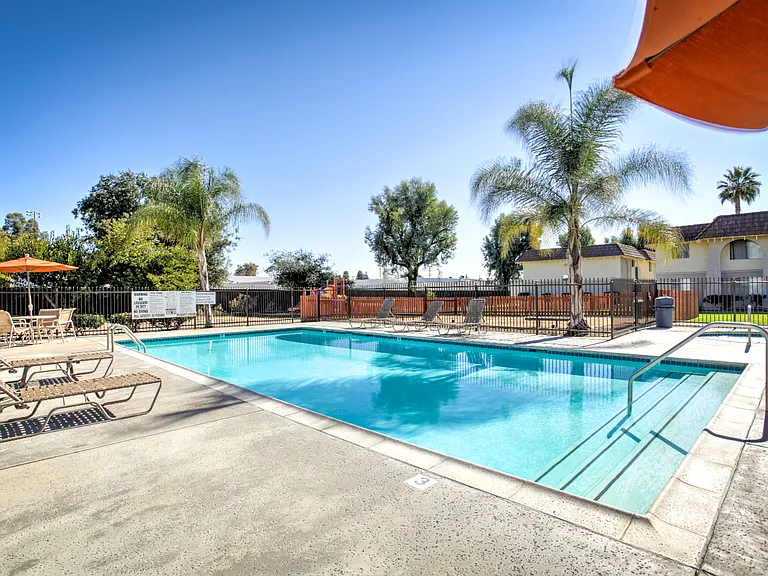 Shadow Mountain Apartments — Photo 44