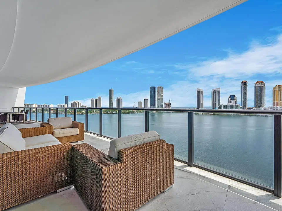 5000 Island Estates Dr #805