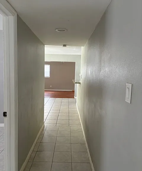933 Poinsettia Dr — Photo 5