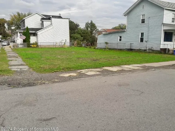 1224 Washburn St, Scranton, PA 18504