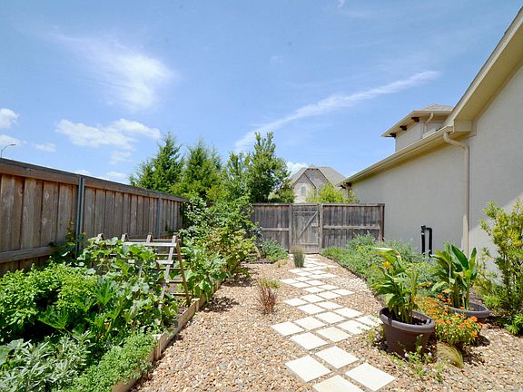 4th image of 10615 Comeaux Ln