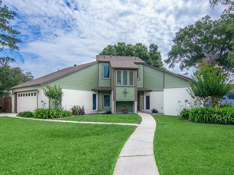 1st image of 14211 Clarendon Dr