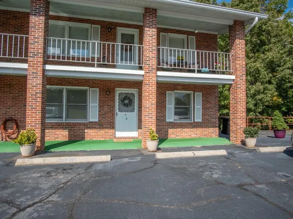80 White Oak St APT 3, Franklin, NC 28734