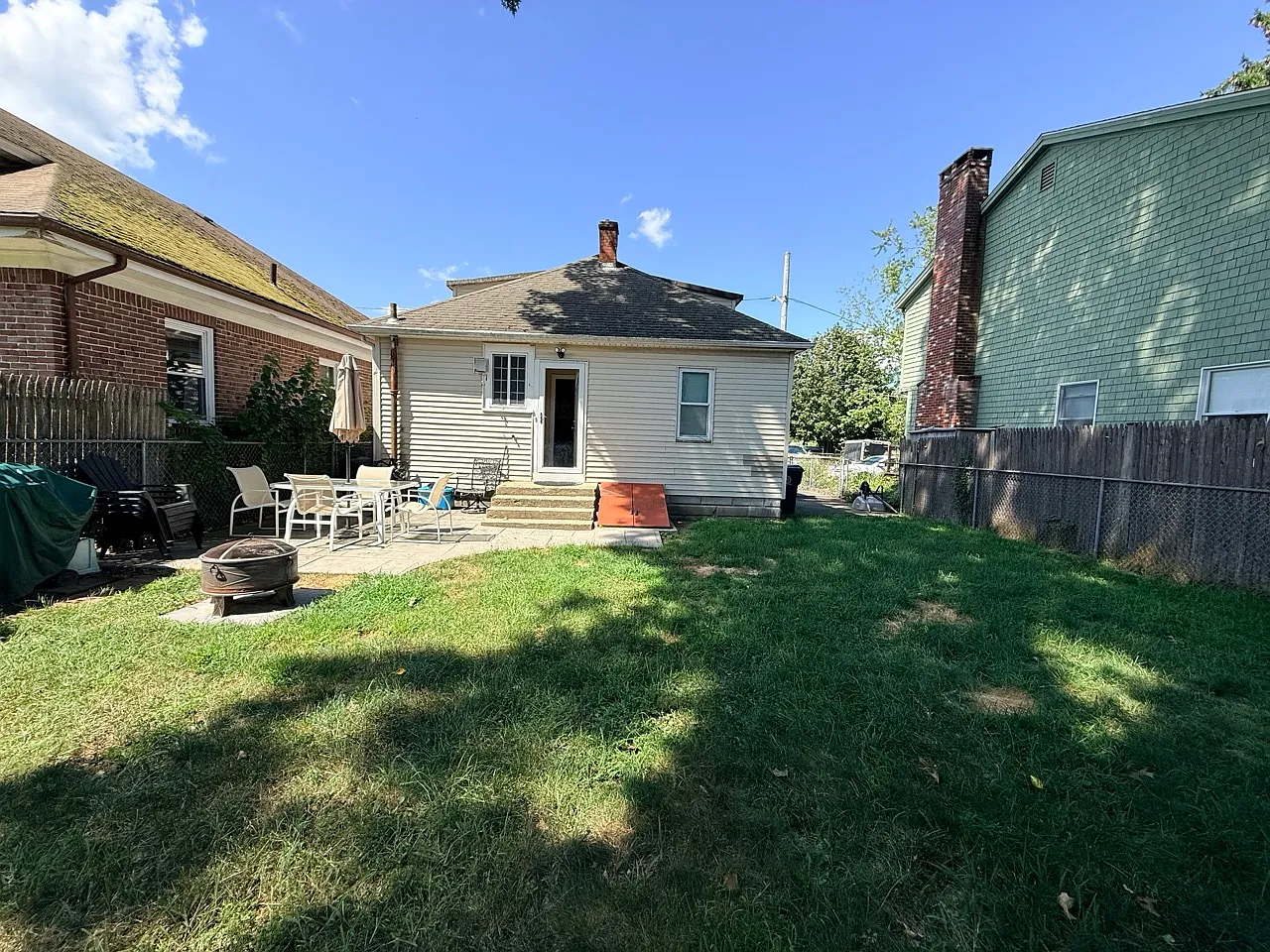 3 bed, 1688 sqft, $1,800 — Photo 2