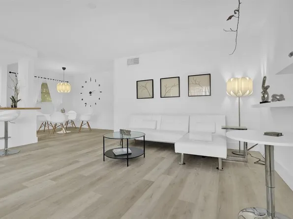 4111 NE 21st Way #201, Lighthouse Point, FL 33064