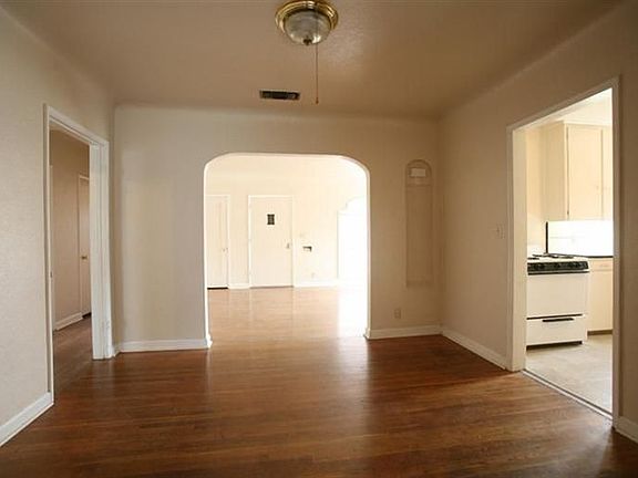 5th image of 1475 N Farris Ave
