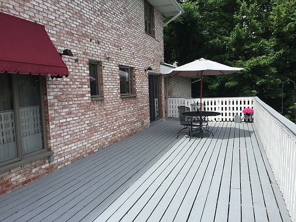 4th image of 304 Cyprus Ln