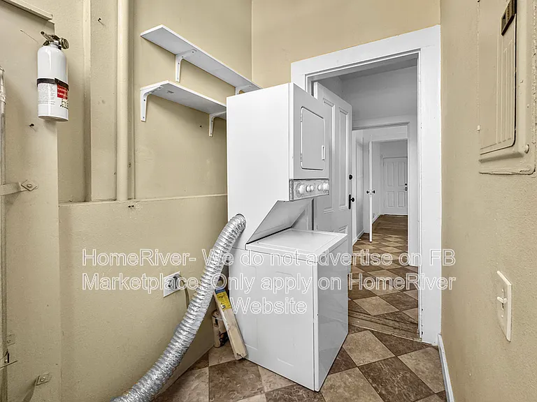 2523 P St #4 — Photo 14