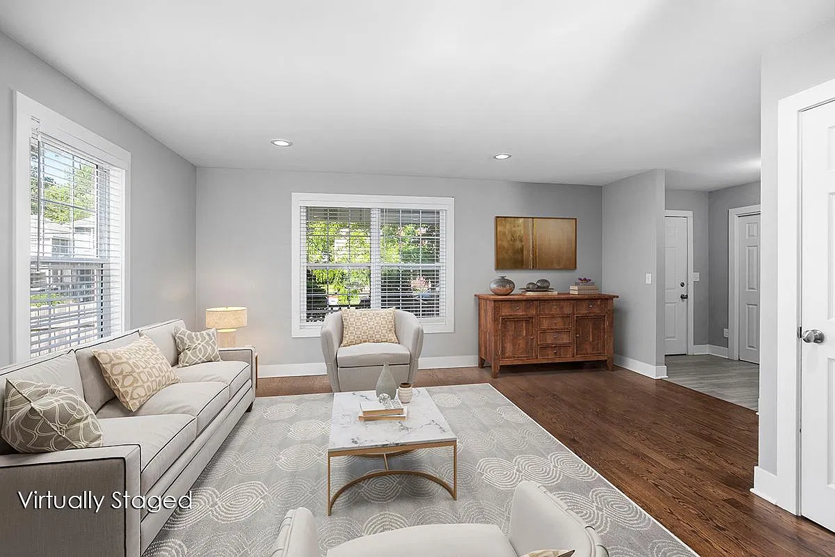 428 Charles Avenue SE — Photo 2