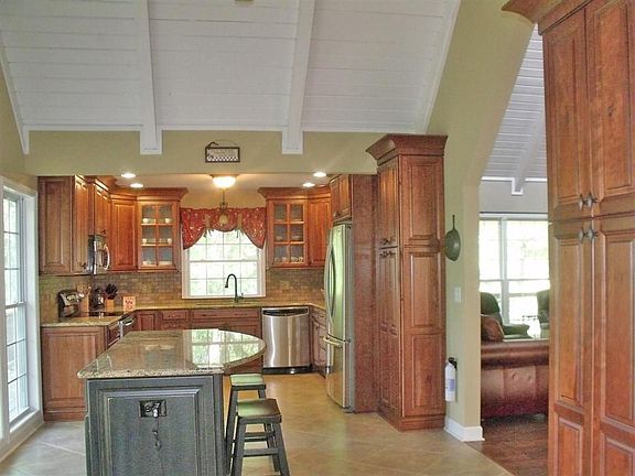 Cherry & granite kitchen