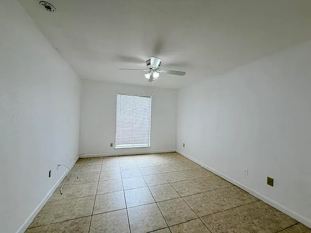 899 W Riverside Dr #611 — Photo 22