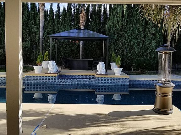 Spacious Pool Newly Redone