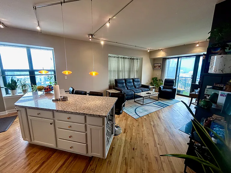 41 E 8th St #2807 — Photo 9