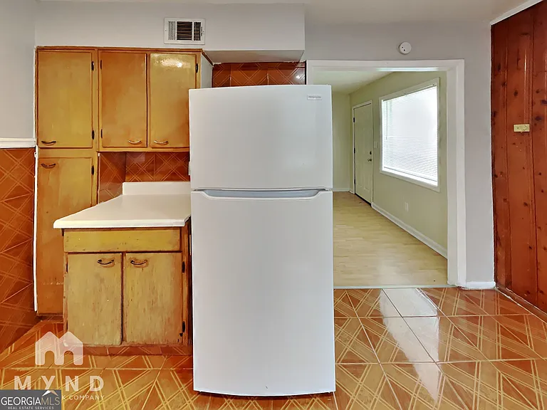 730 Hill St — Photo 6