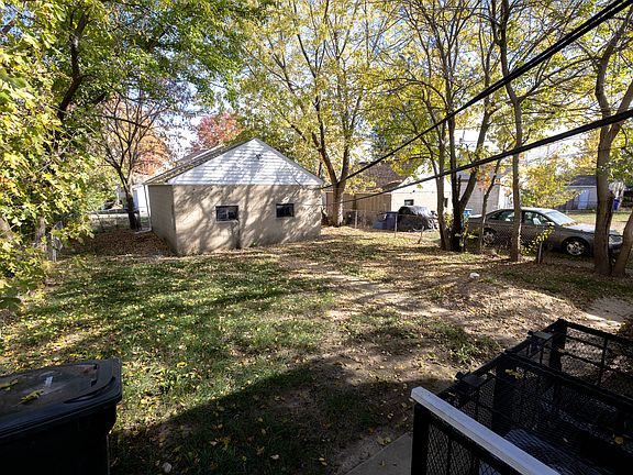 3rd image of 146-148 N Haldy Ave #146