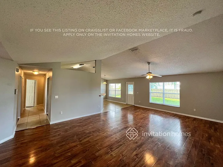 1080 SW McCoy Ave — Photo 4