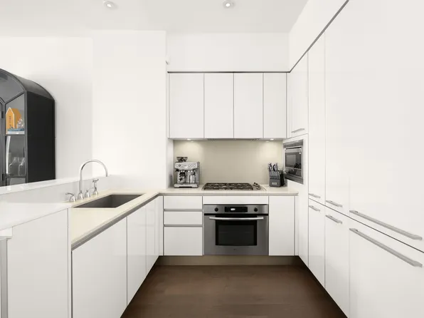 25 Broad Street image 3 of 12