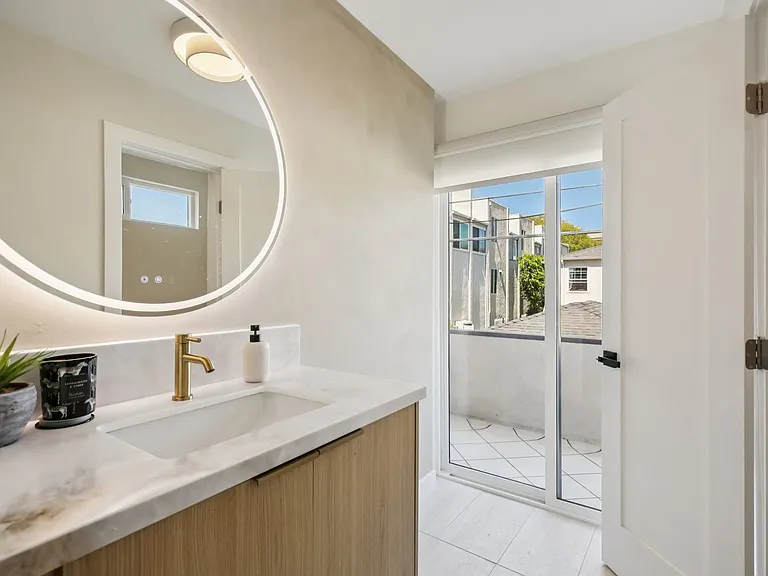 1824 Fairburn Ave — Photo 19