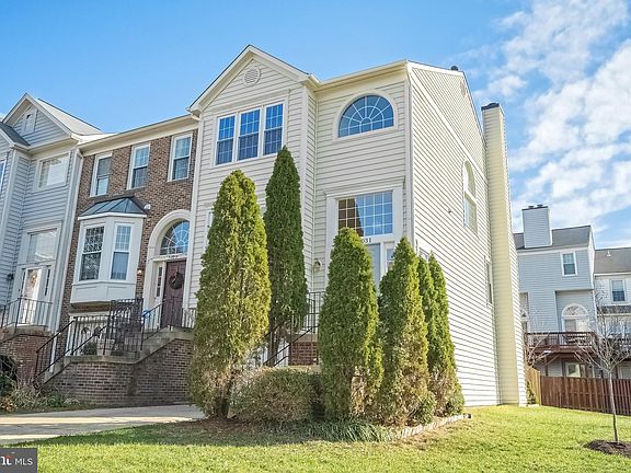 3rd image of 7031 Bentley Mill Pl