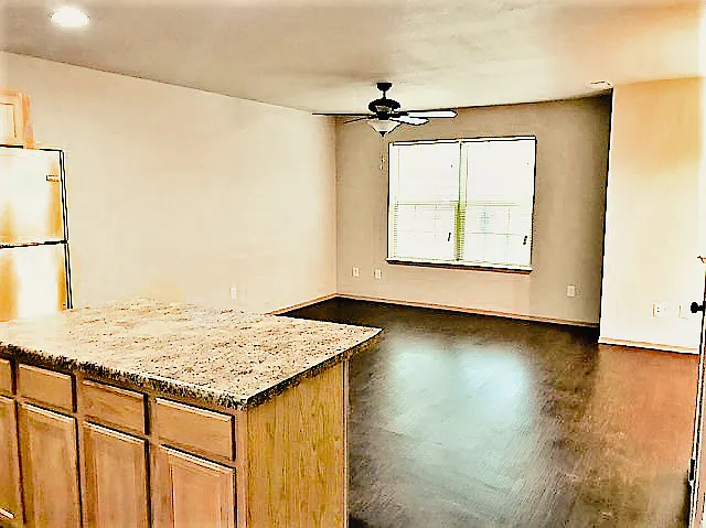 235 S Rolling Woods Way — Photo 5