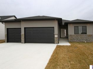 11681 N 145th St, Waverly, NE 68462