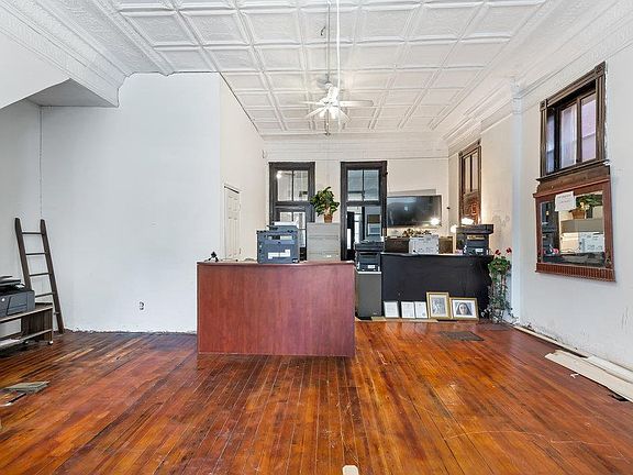 2nd image of 3149 Meramec St