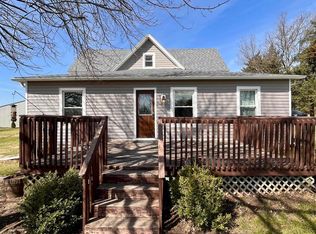 133 E 3rd St, Allen, KS 66833