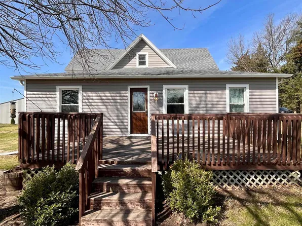 133 E 3rd St, Allen, KS 66833