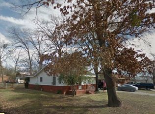 108 7th St, Palestine, TX 75803