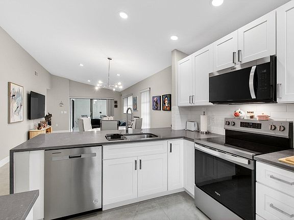 3rd image of 6175 Kings Gate Circle