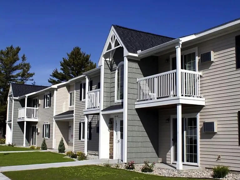481-491 Pine Meadow Lane Pinecrest Stra #481-539 & 541 — Photo 2