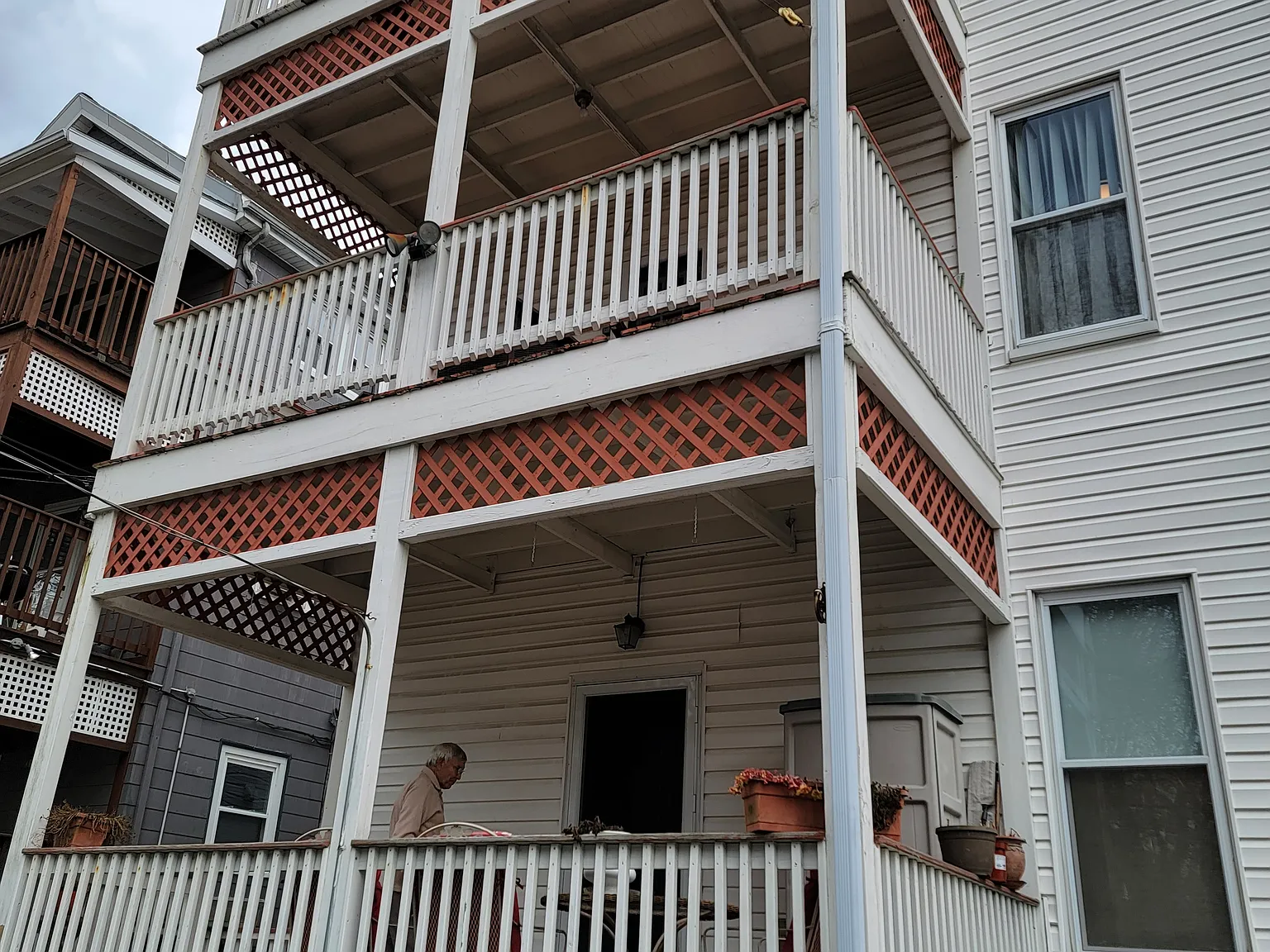 2 bed, 1200 sqft, $3,000 — Photo 2