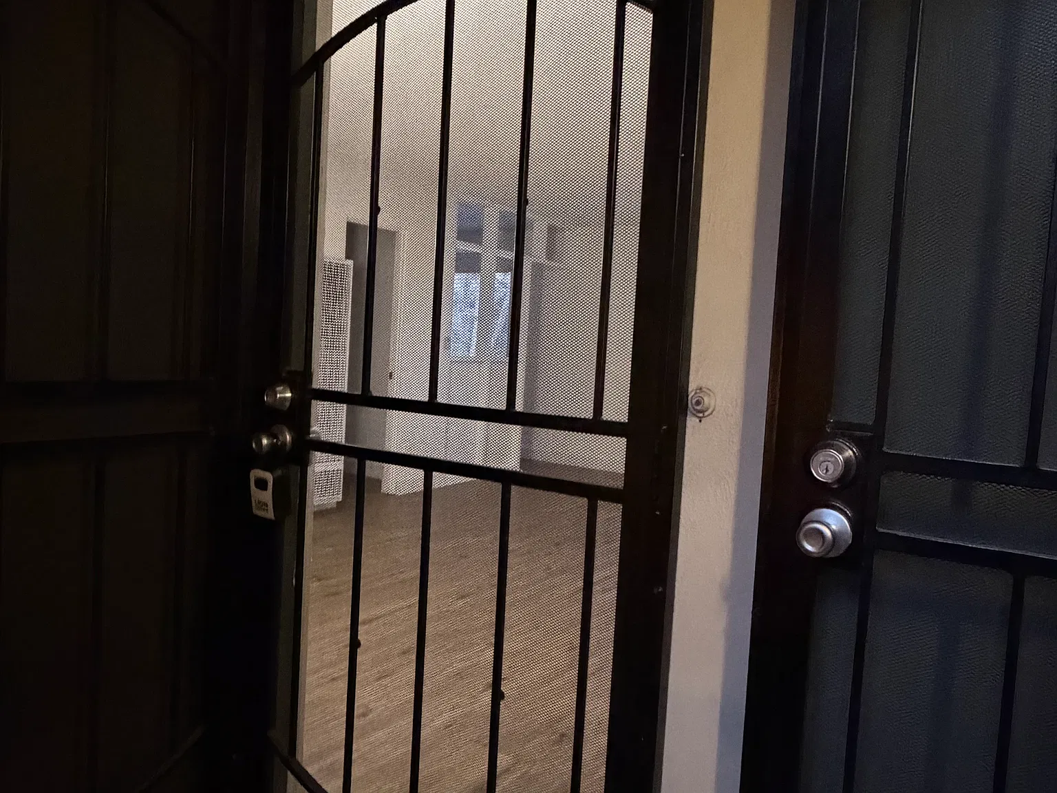Studio, 400 sqft, $1,800 — Photo 2