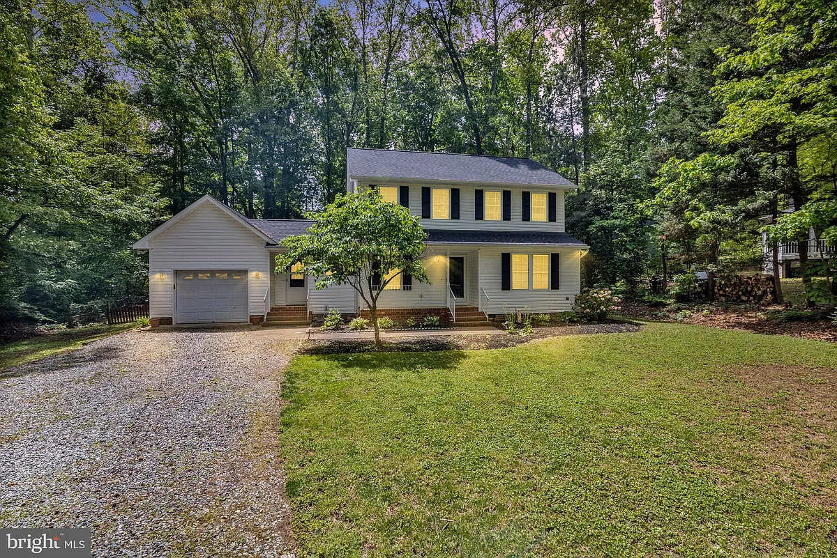 Building Photo - 583 Norwich Dr