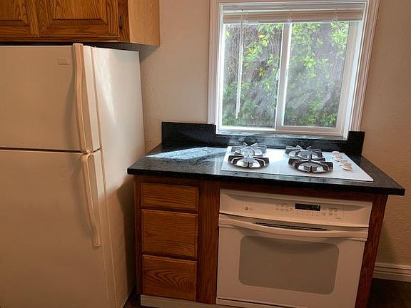 5th image of 2822 S St APT 2