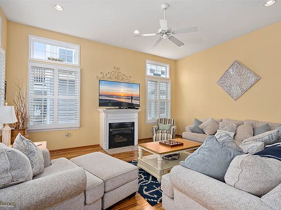 3rd image of 20 64th St #1