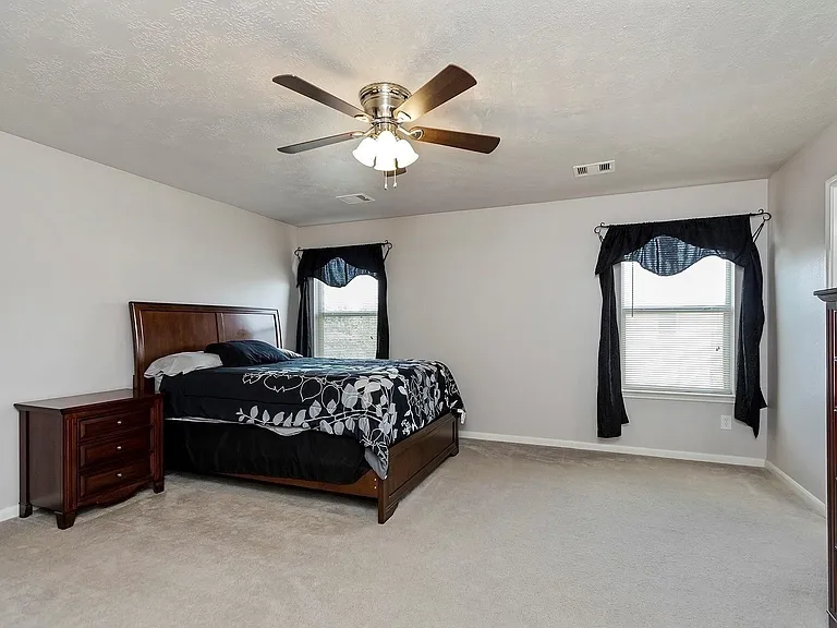 20738 Fair Castle Dr — Photo 32