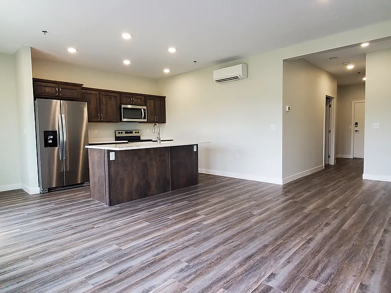 715 Lake Shore Dr NE #104 — Photo 17