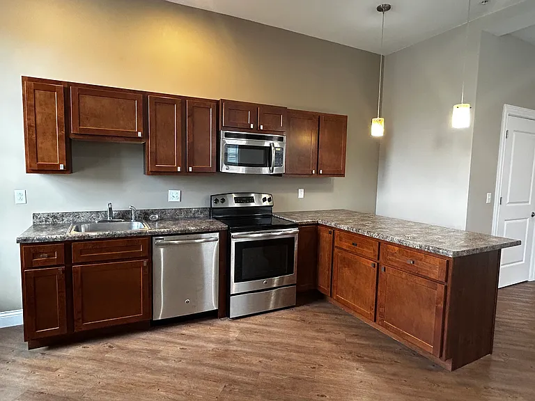 730 N Main St #201 — Photo 16