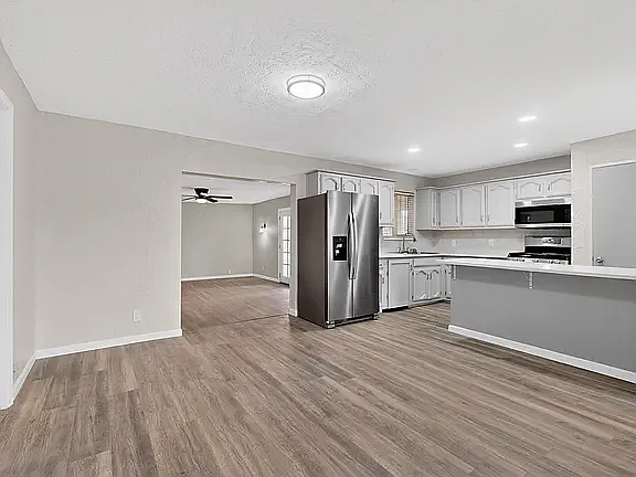 1920 Sanford Ave SW — Photo 2