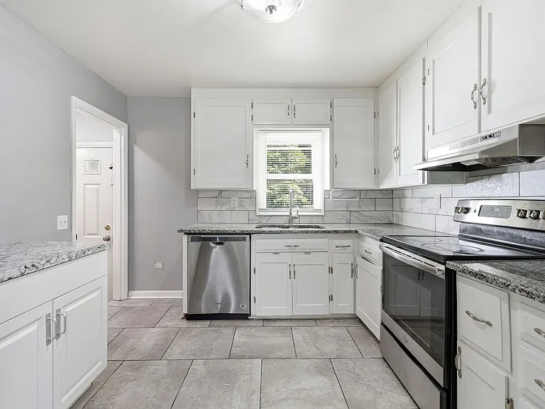 2602 NW 86th St — Photo 5