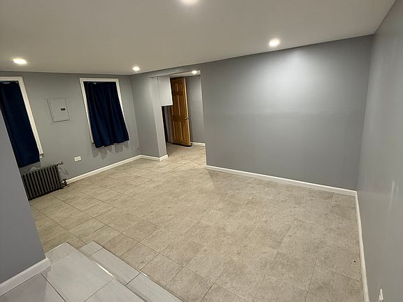 3rd image of 14-19 Astoria Blvd #1G