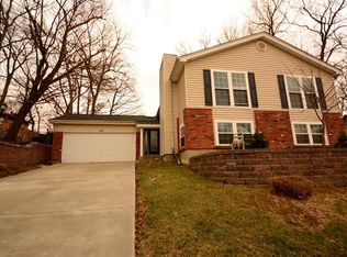 418 Holly Garden Ct, Ballwin, MO